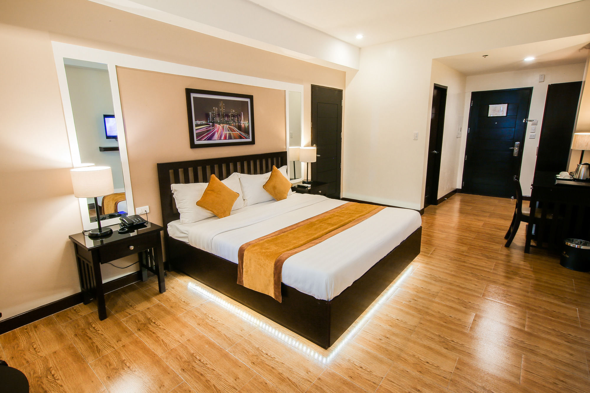 Prime City Resort Hotel Angeles Exterior foto